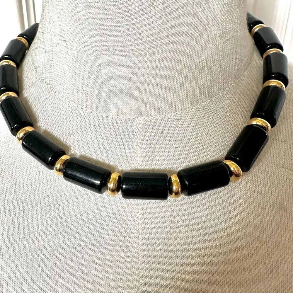 Napier black and gold tone vintage necklace